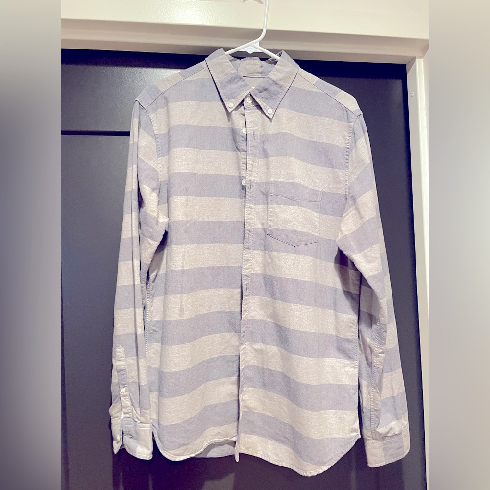 Gap Men’s Modern Oxford Shirt.